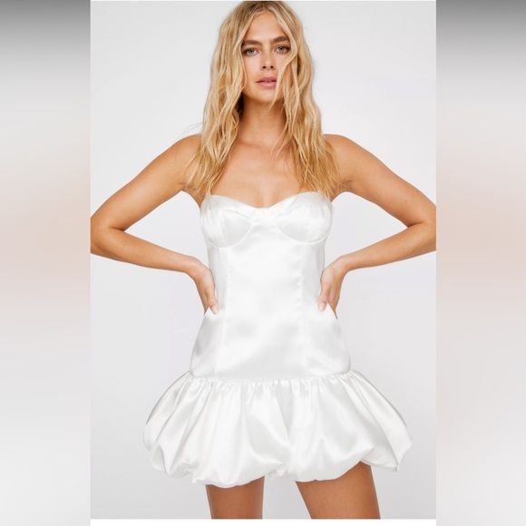 Dresses & Skirts - Nasty gal white dress